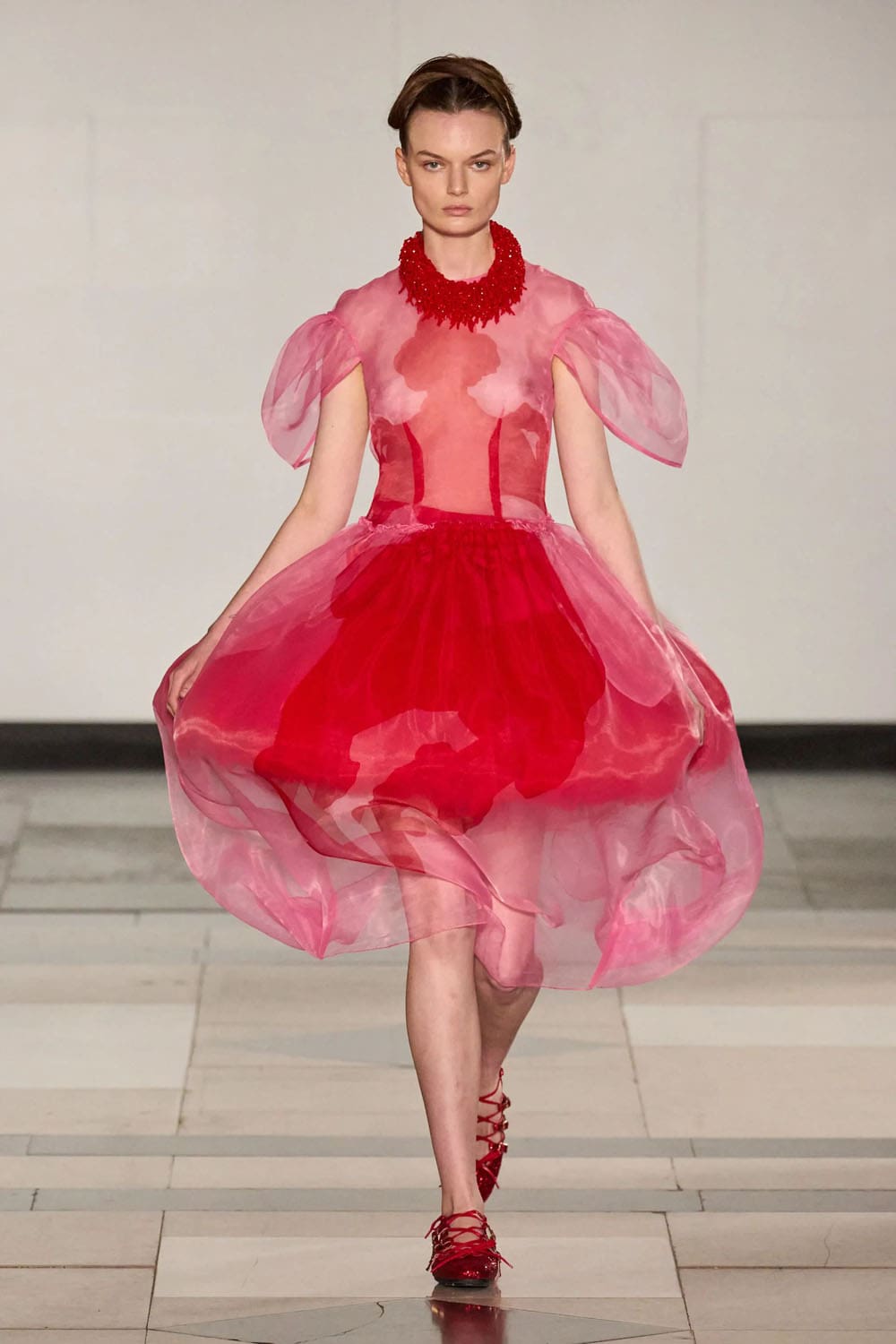 Simone Rocha Primavera Verano 2025 Londres Runway Revista (9)