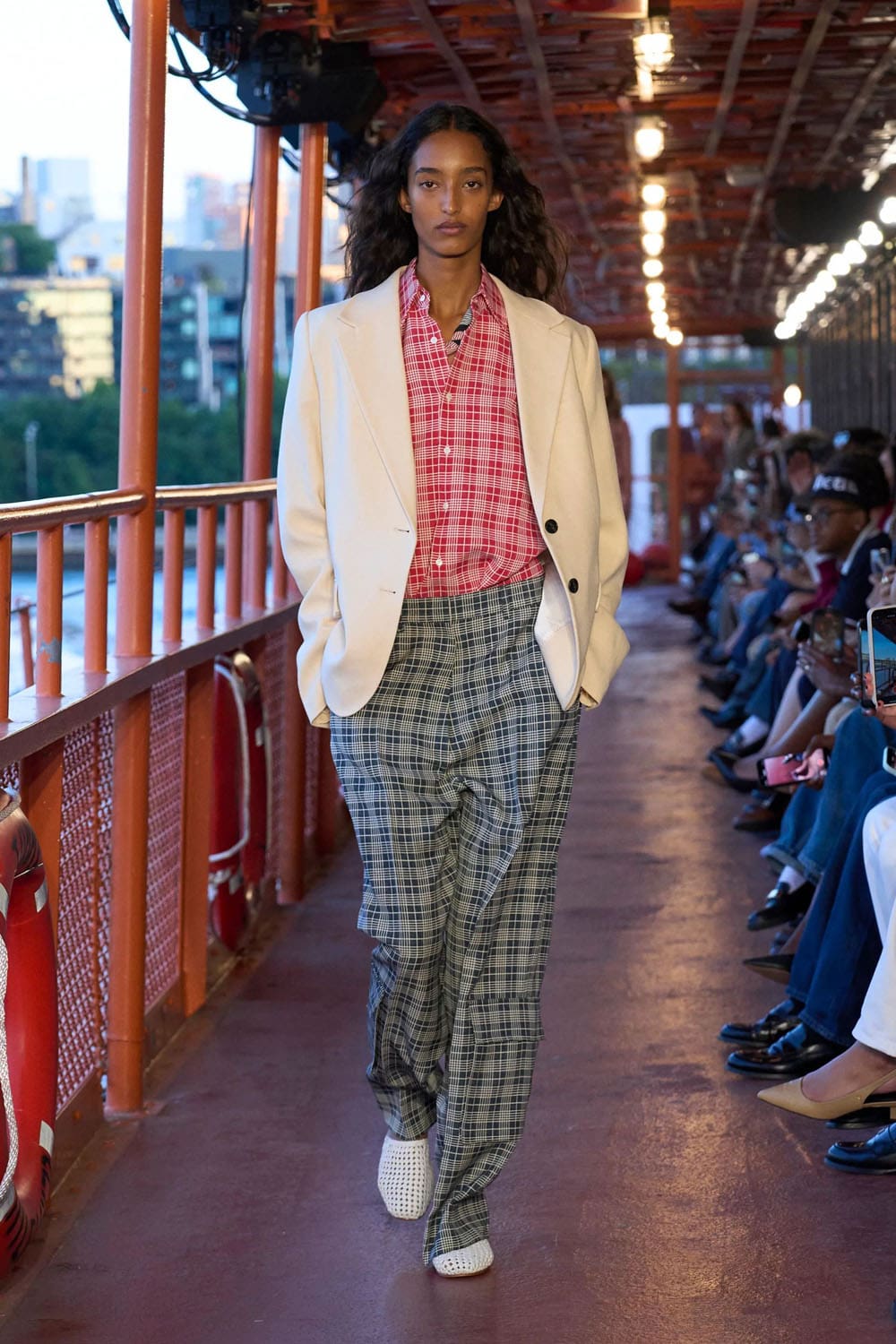 Tommy Hilfiger 2025 New York Runway Magazine (1)