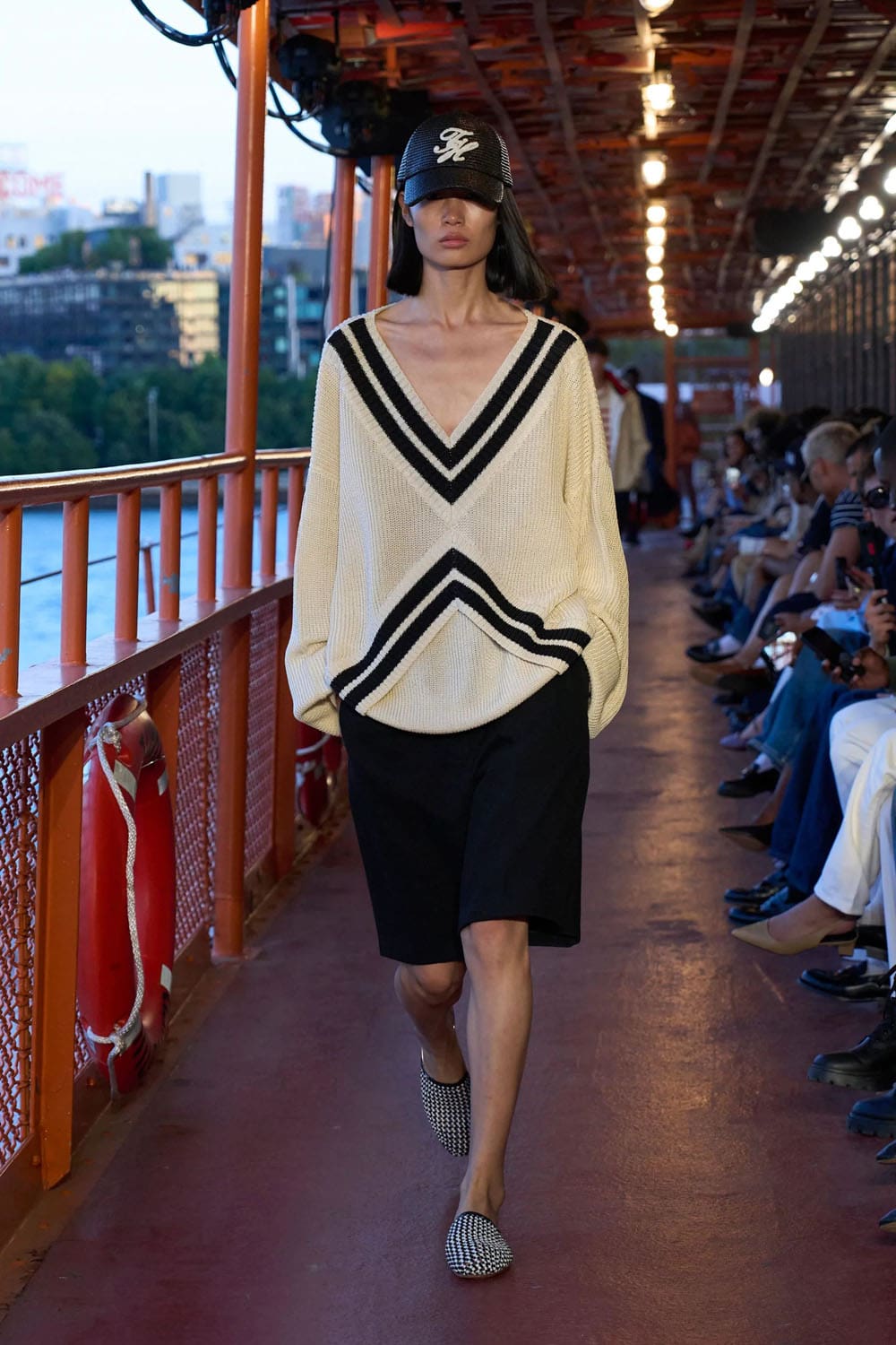 Tommy Hilfiger 2025 New York Runway Magazine (23)