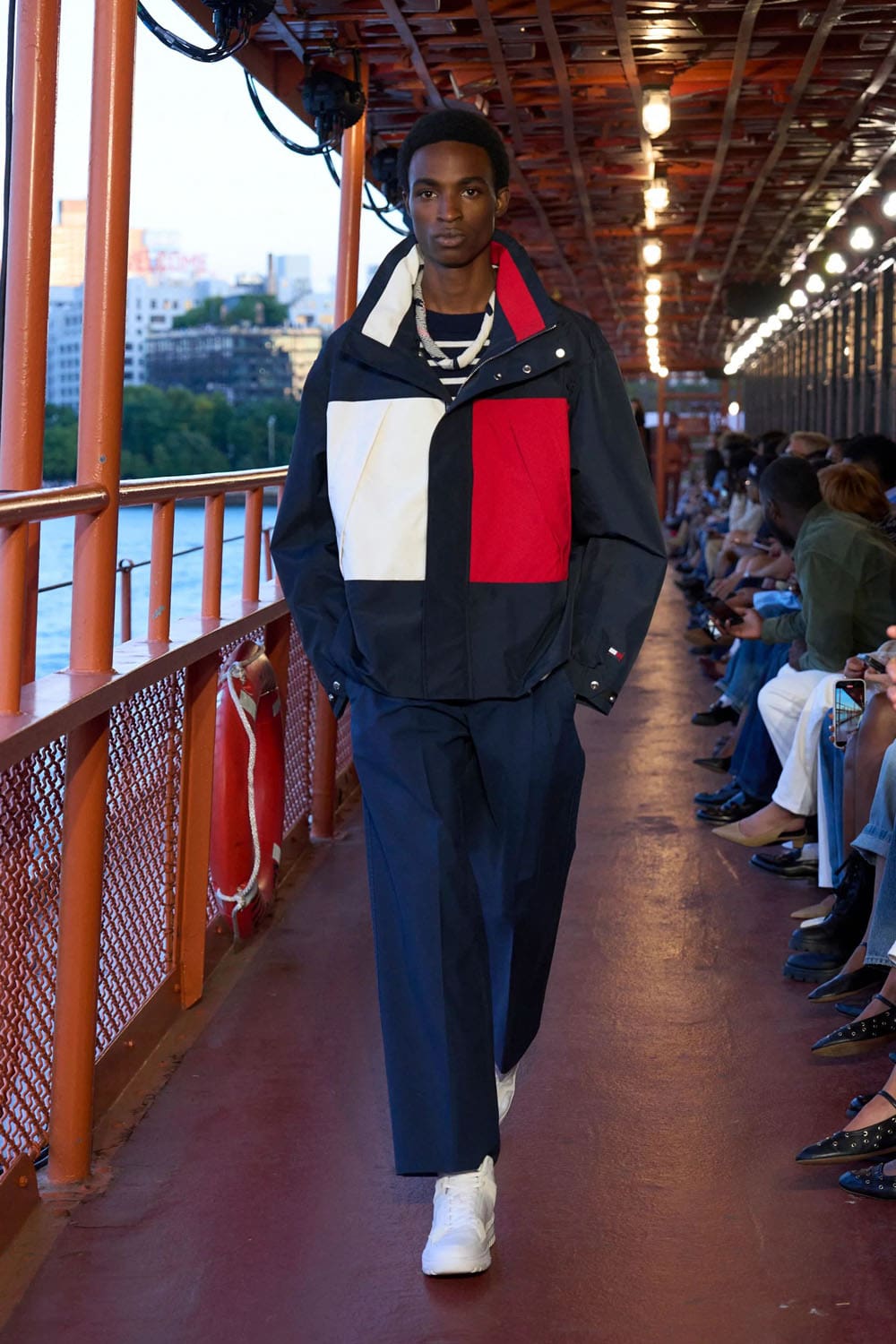 Tommy Hilfiger 2025 New York Runway Magazine (28)