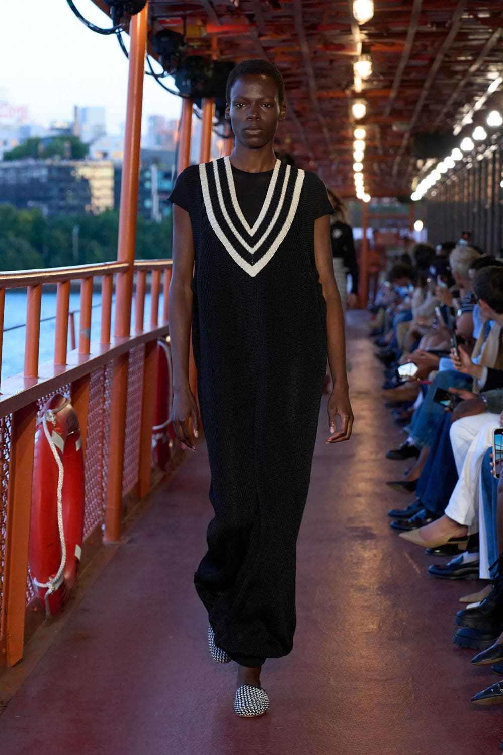Tommy Hilfiger 2025 New York Runway Magazine (29)