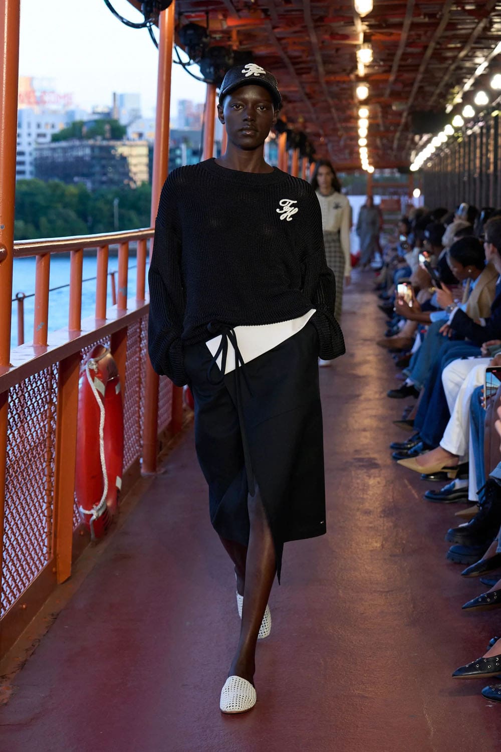 Tommy Hilfiger 2025 New York Runway Magazine (31)