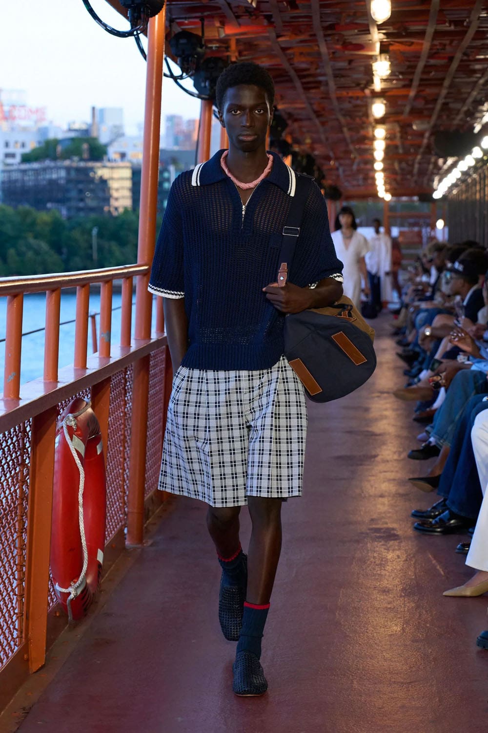 Tommy Hilfiger 2025 New York Runway Magazine (37)