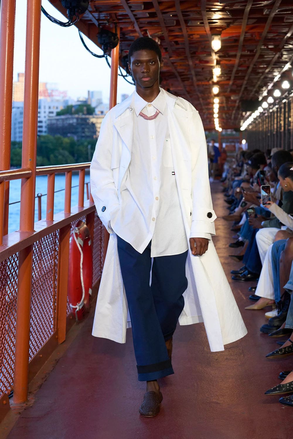 Tommy Hilfiger 2025 New York Runway Magazine (39)