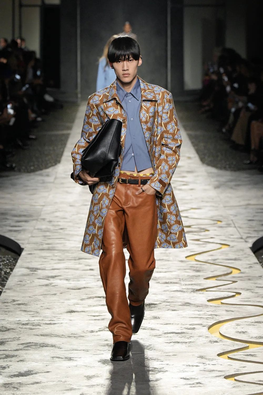 Versace Spring Summer 2025 Milan Runway Magazine (20)