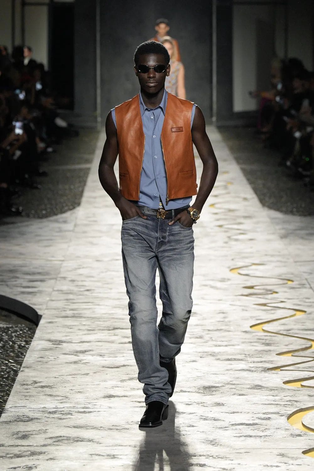 Versace Spring Summer 2025 Milan Runway Magazine (23)