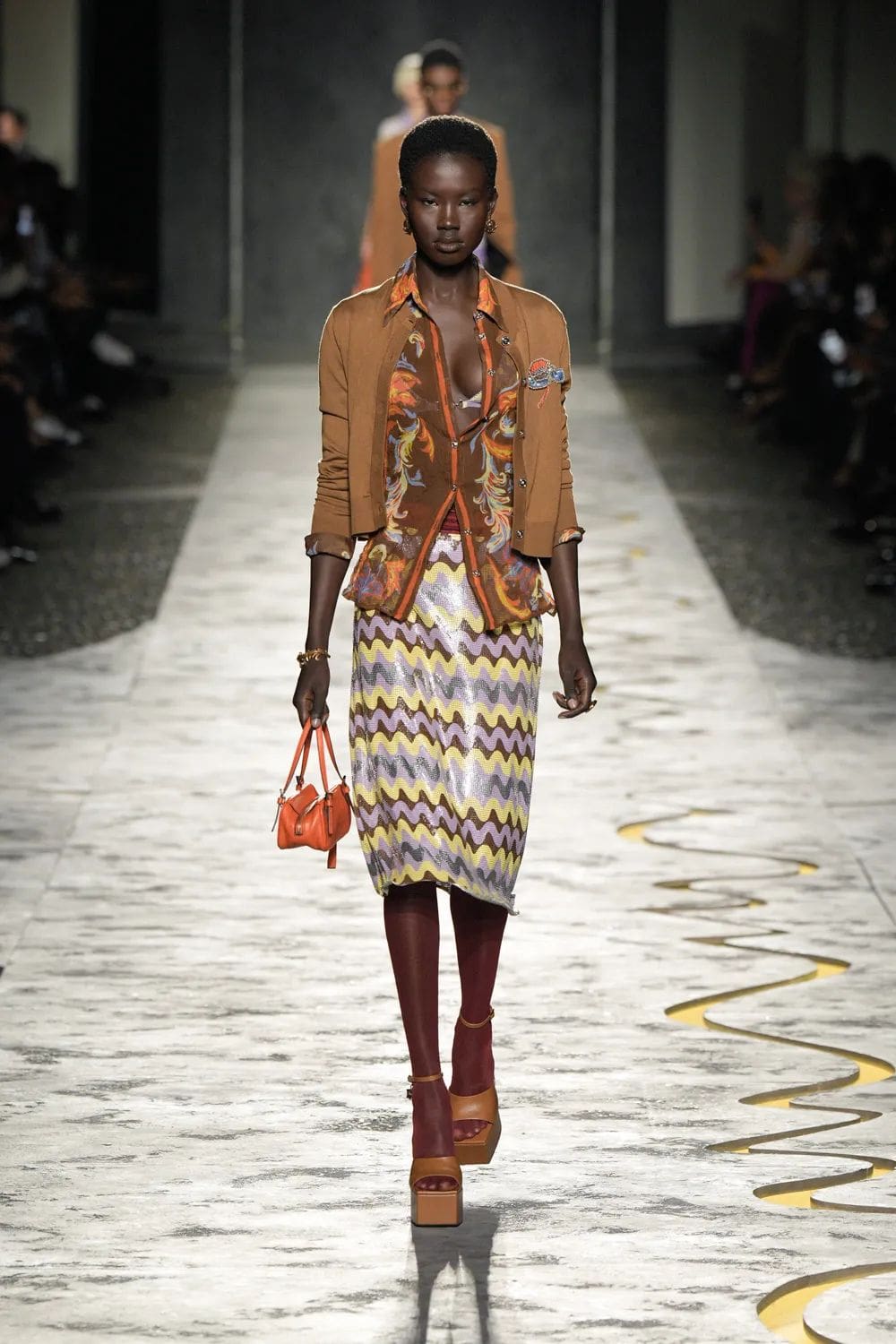 ヴェルサーチ Versace Catwalk ヴェルサーチェ（VERSACE）が2025秋冬コレクションを発表