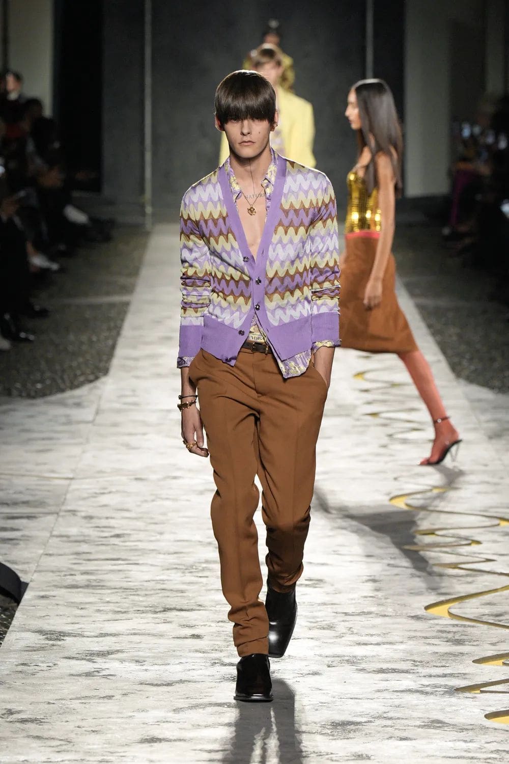 Versace Spring Summer 2025 Milan Runway Magazine (38)