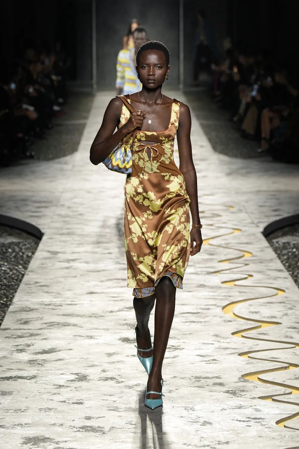 Versace Spring Summer 2025 Milan Runway Magazine (4)