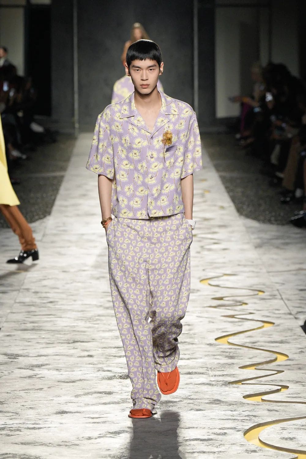 Versace Spring Summer 2025 Milan Runway Magazine (45)