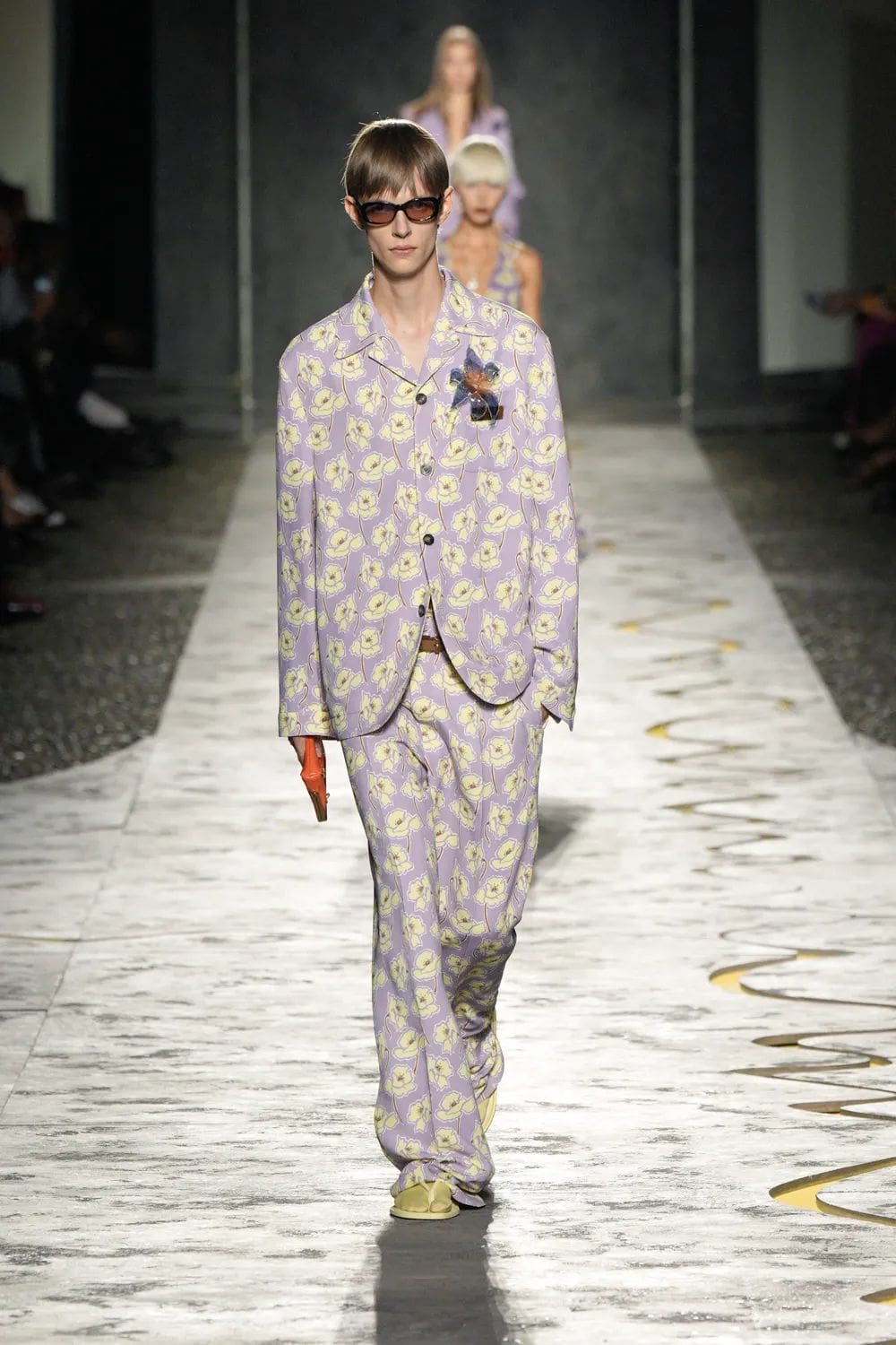 Versace Spring Summer 2025 Milan Runway Magazine (48)