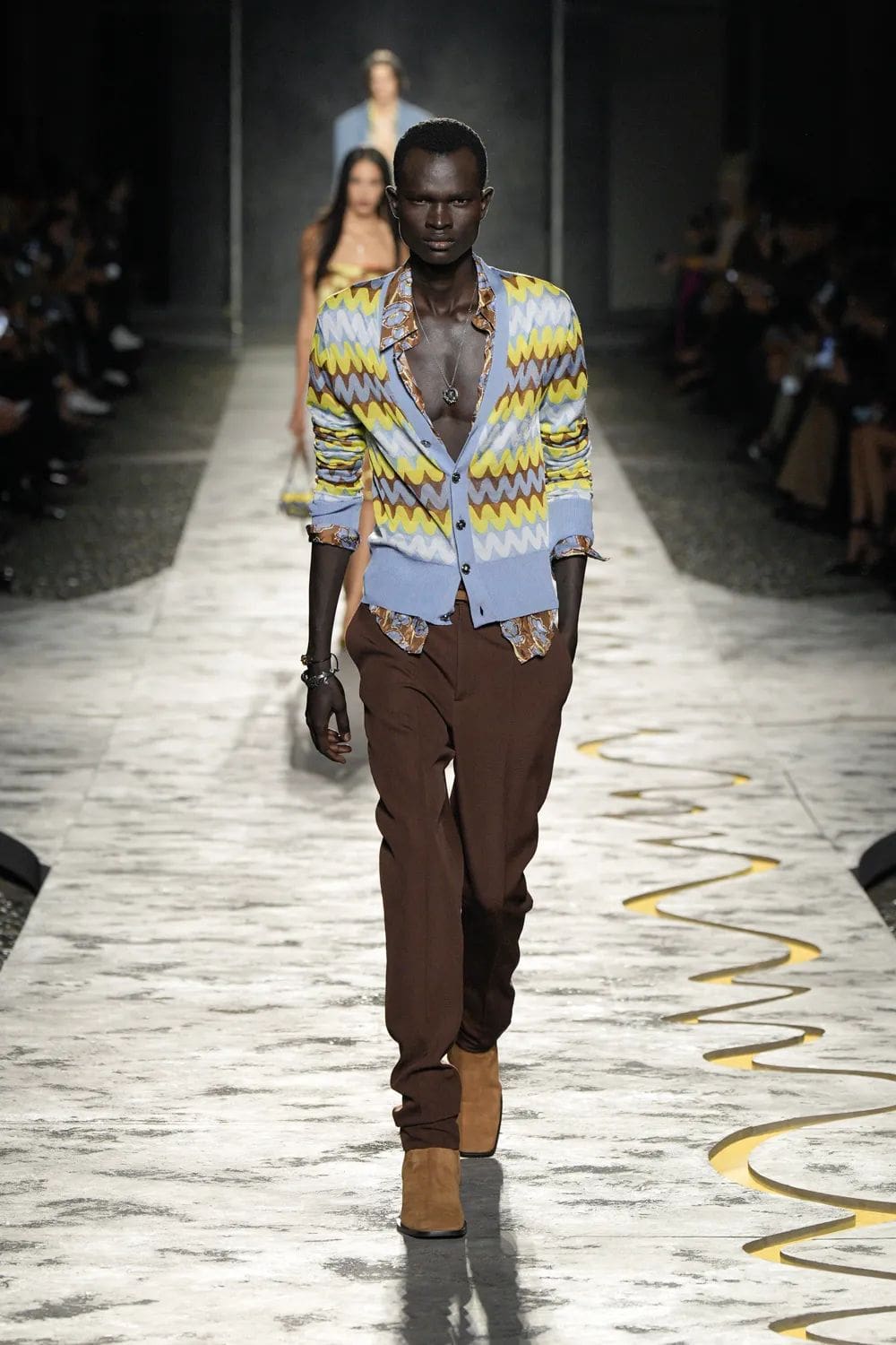 Versace Spring Summer 2025 Milan Runway Magazine (5)