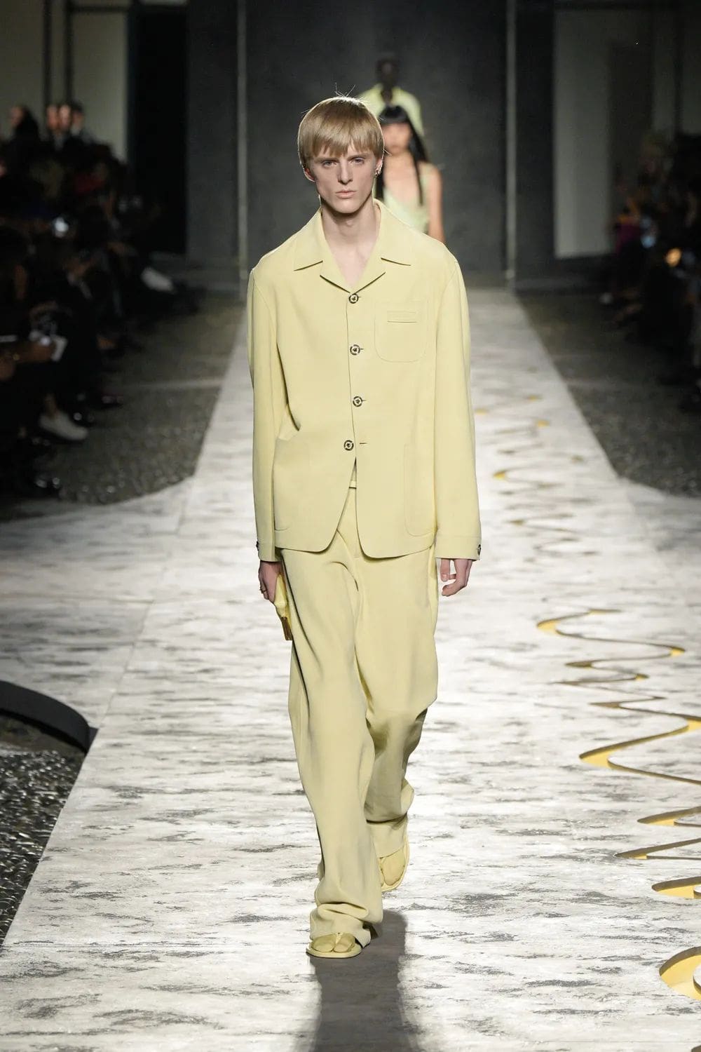 Versace Spring Summer 2025 Milan Runway Magazine (52)