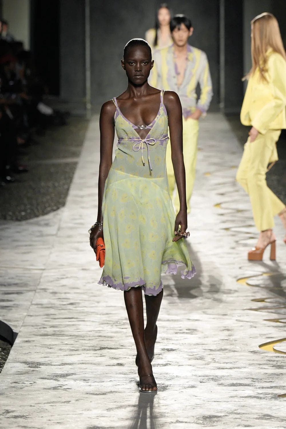 Versace Spring Summer 2025 Milan Runway Magazine (57)