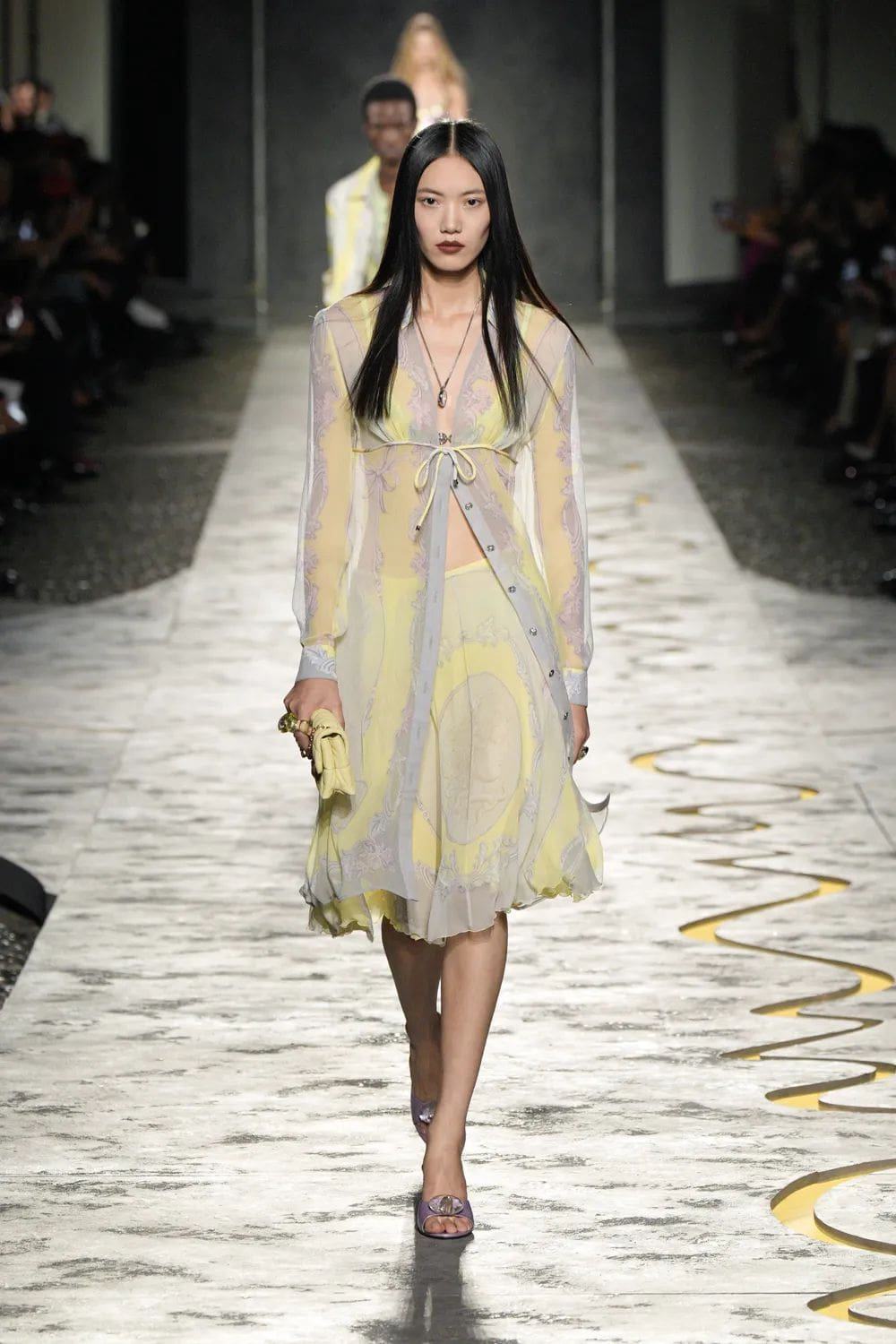 Versace Spring Summer 2025 Milan Runway Magazine (59)
