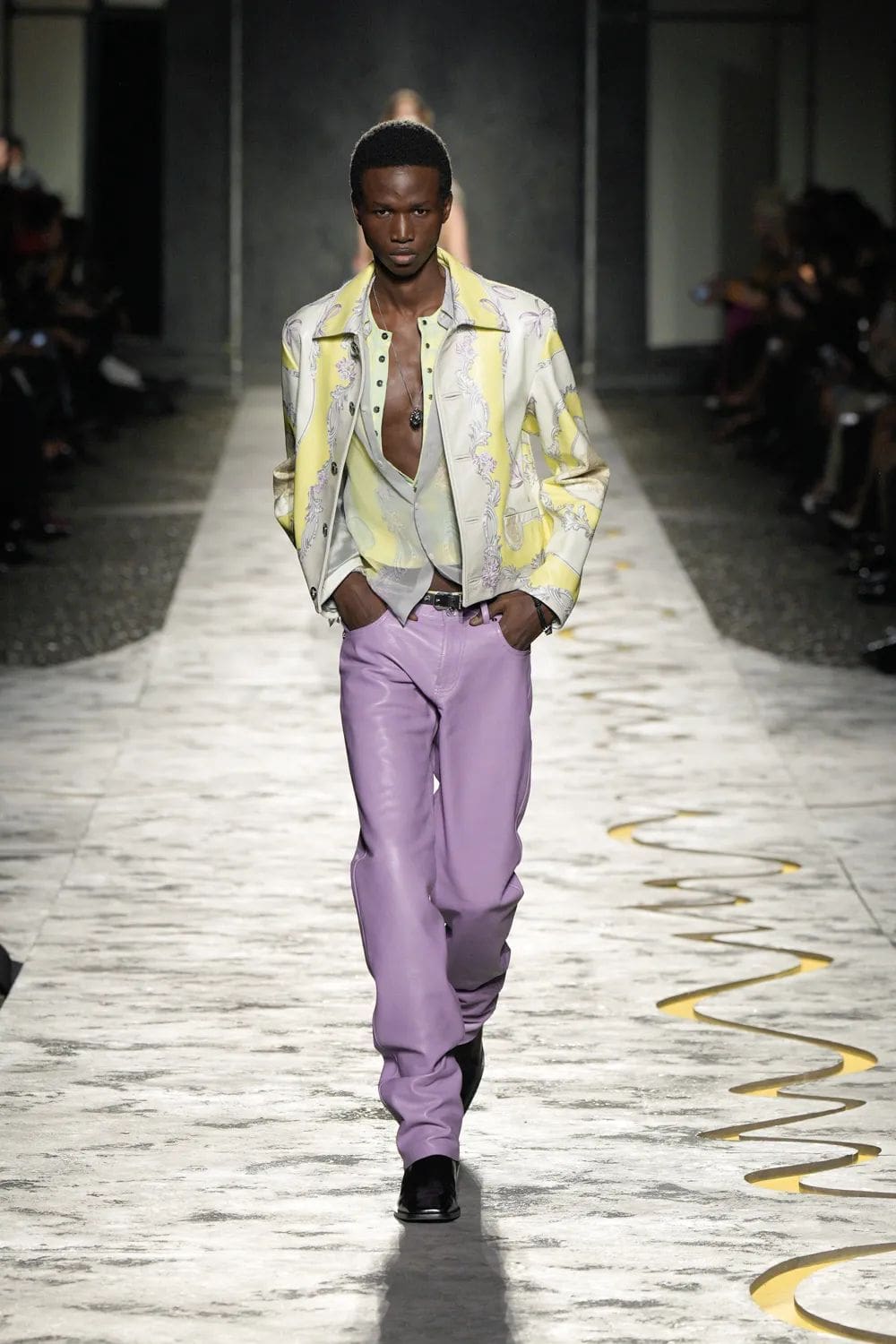 Versace Spring Summer 2025 Milan Runway Magazine (60)
