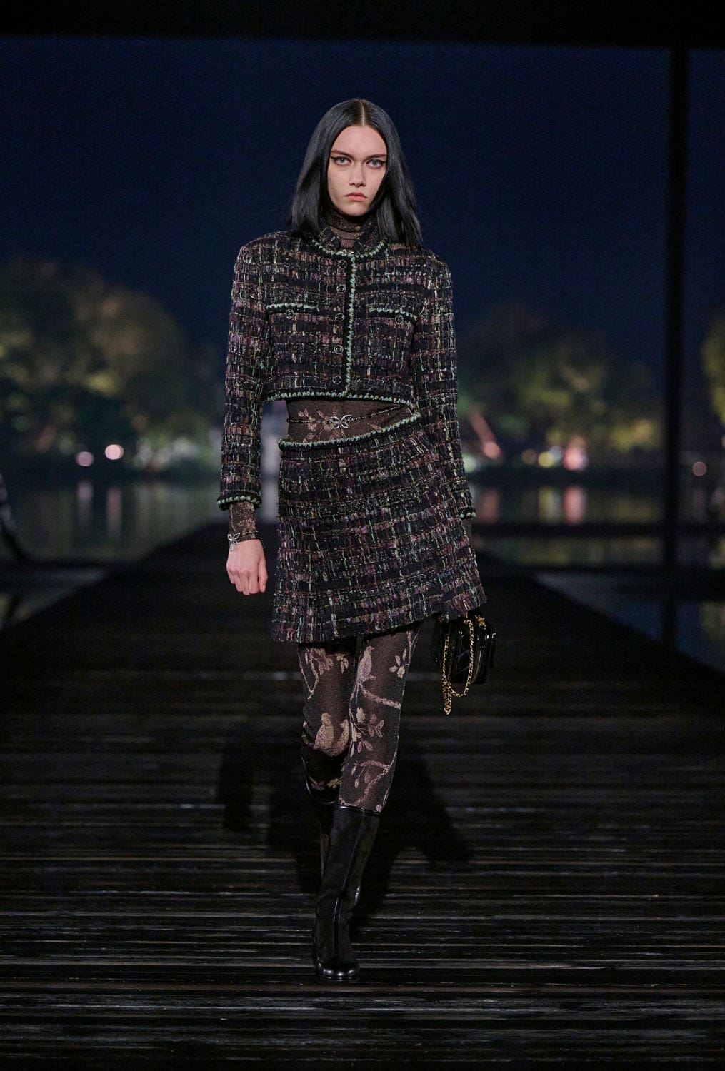 Chanel Metiers 飞镖 2024 25 杭州 中国 Runway 杂志(11)