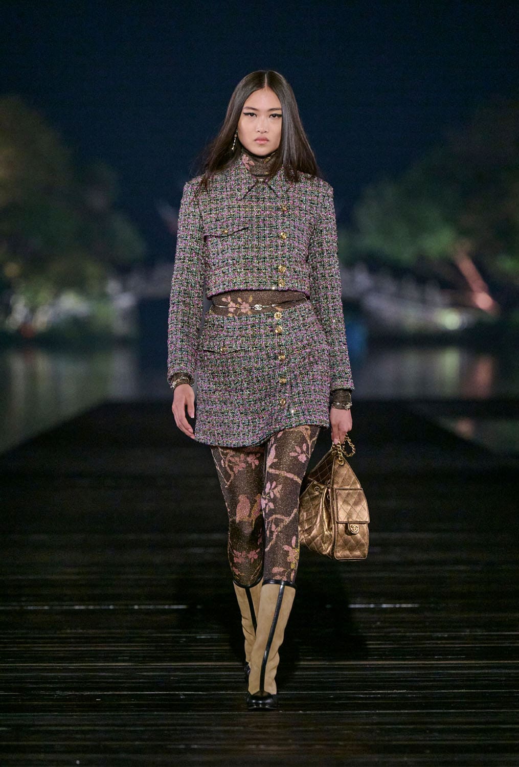 Chanel Metiers 飞镖 2024 25 杭州 中国 Runway 杂志(13)