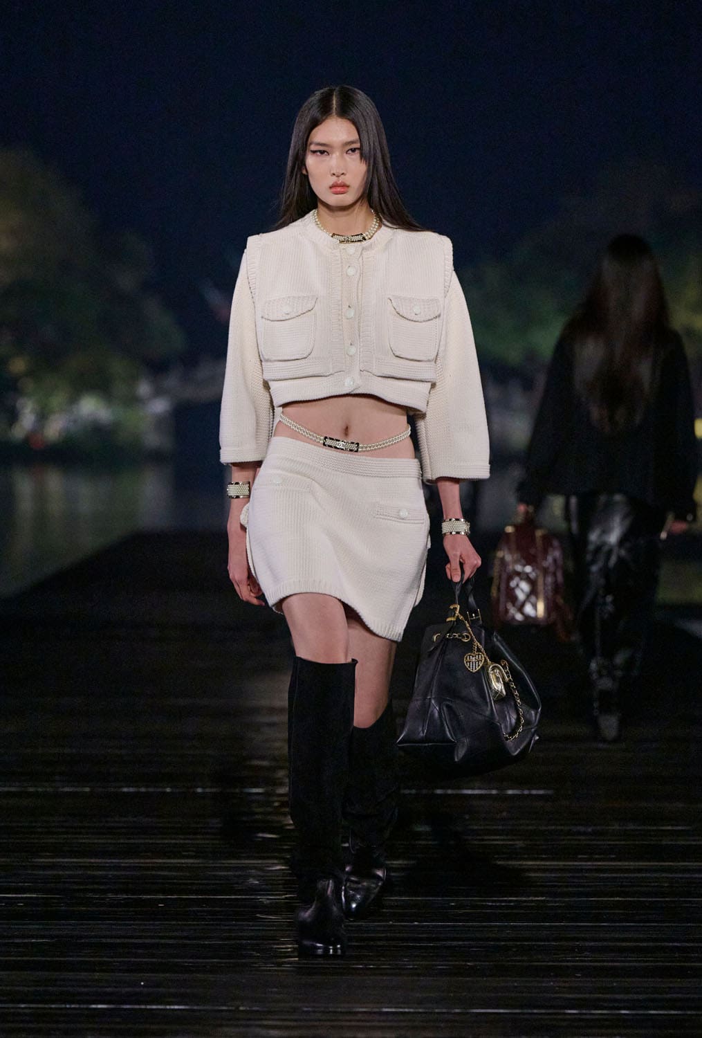 Chanel Metiers 飞镖 2024 25 杭州 中国 Runway 杂志(19)