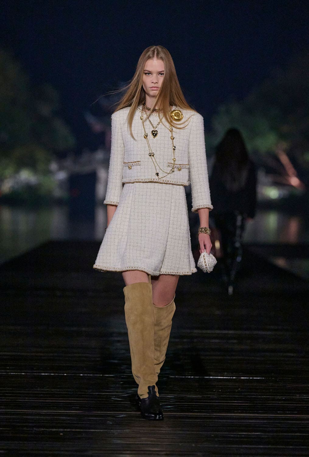 Chanel Metiers 飞镖 2024 25 杭州 中国 Runway 杂志(20)
