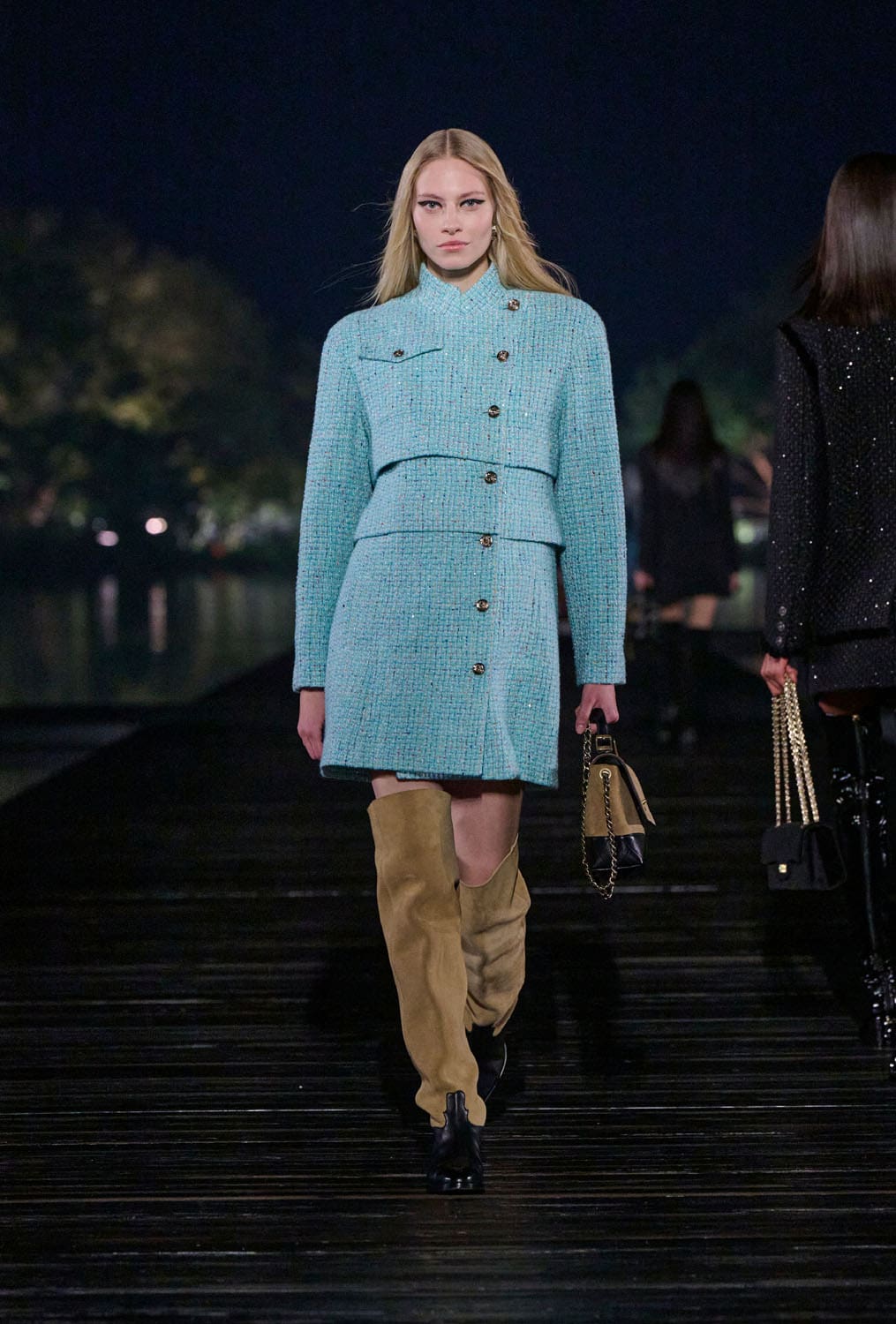 Chanel Metiers 飞镖 2024 25 杭州 中国 Runway 杂志(21)