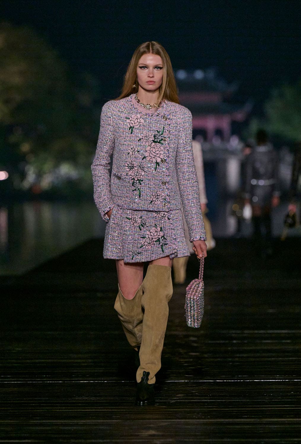 Chanel Metiers 飞镖 2024 25 杭州 中国 Runway 杂志(25)