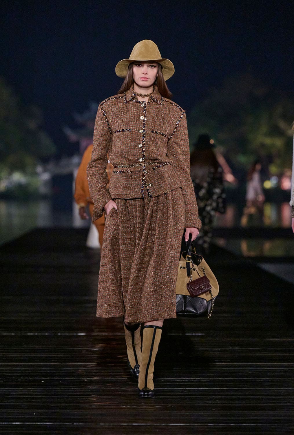 Chanel Metiers 飞镖 2024 25 杭州 中国 Runway 杂志(29)