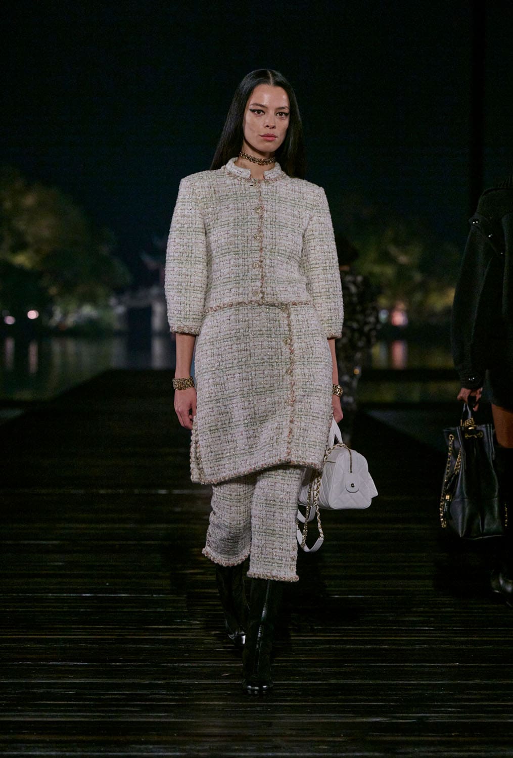 Chanel Metiers 飞镖 2024 25 杭州 中国 Runway 杂志(31)