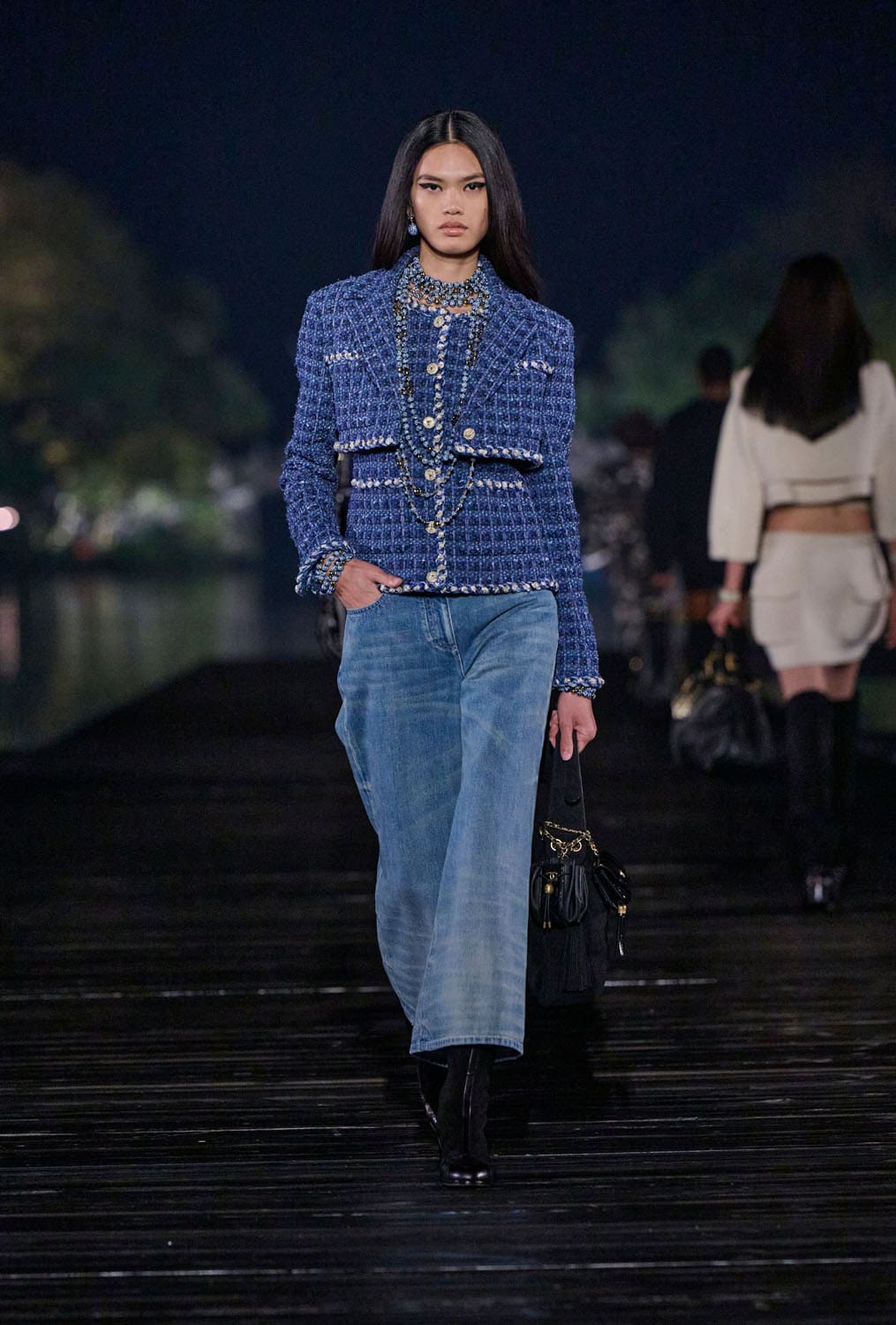 Chanel Metiers 飞镖 2024 25 杭州 中国 Runway 杂志(33)