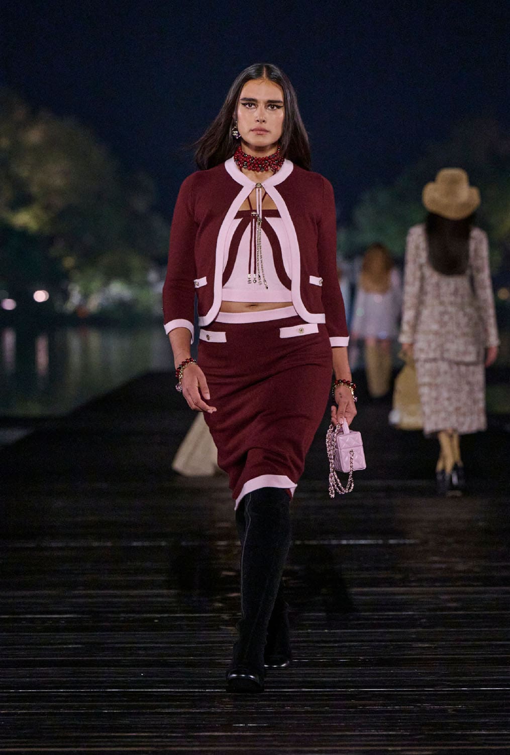 Chanel Metiers 飞镖 2024 25 杭州 中国 Runway 杂志(41)