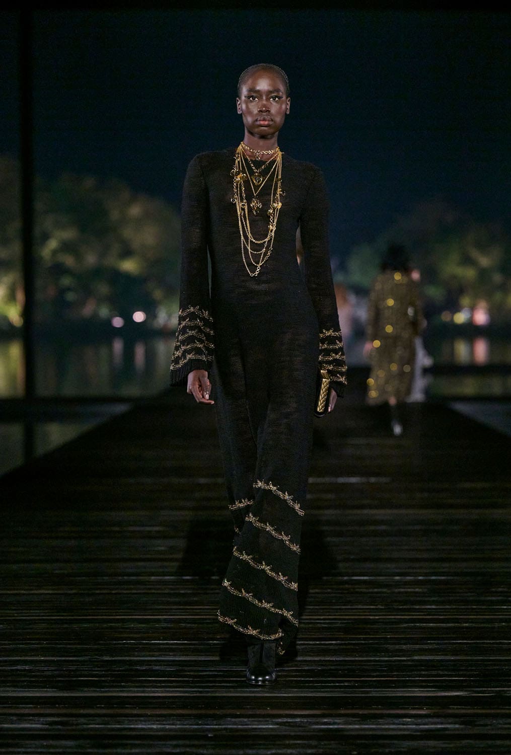 Chanel Metiers 飞镖 2024 25 杭州 中国 Runway 杂志(44)