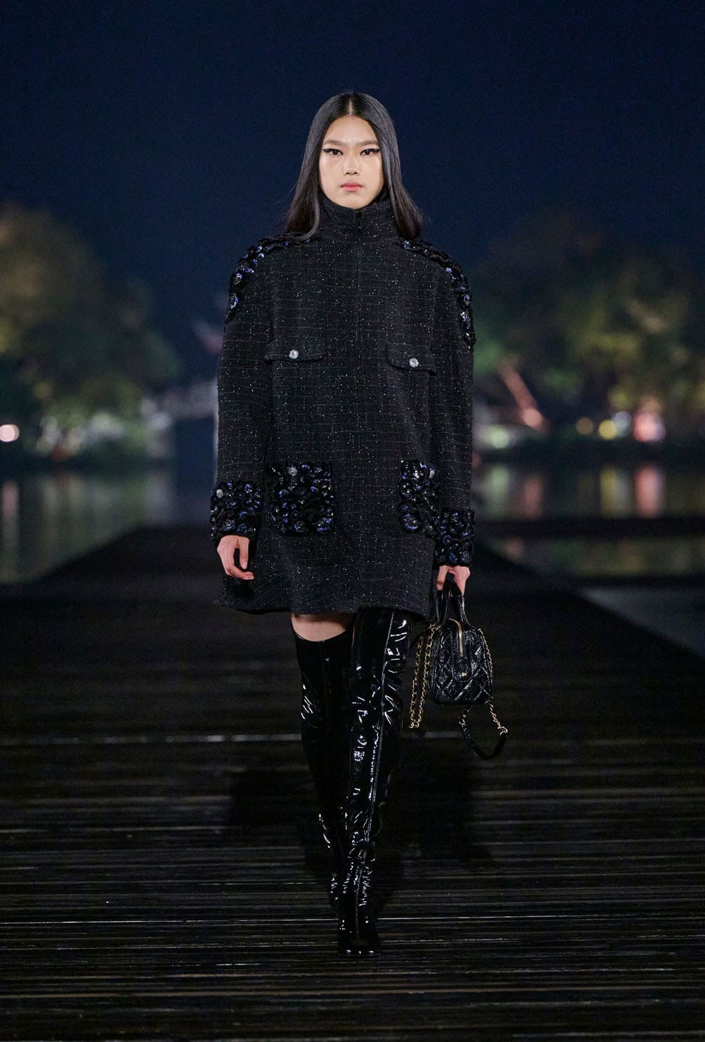 Chanel Metiers 飞镖 2024 25 杭州 中国 Runway 杂志(5)