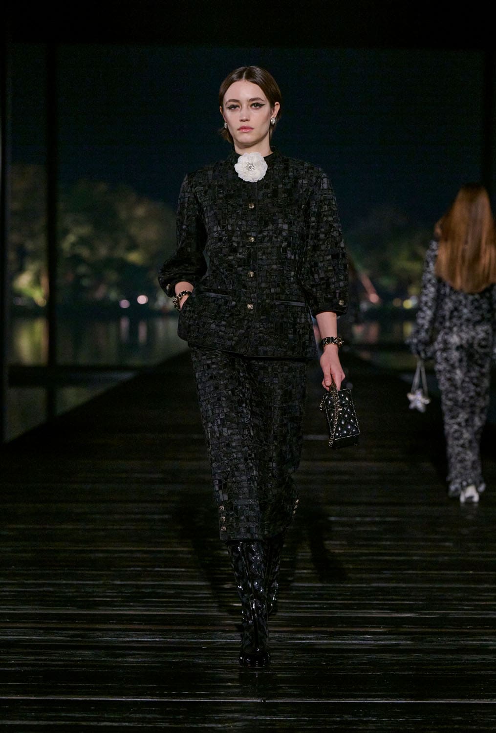 Chanel Metiers 飞镖 2024 25 杭州 中国 Runway 杂志(51)