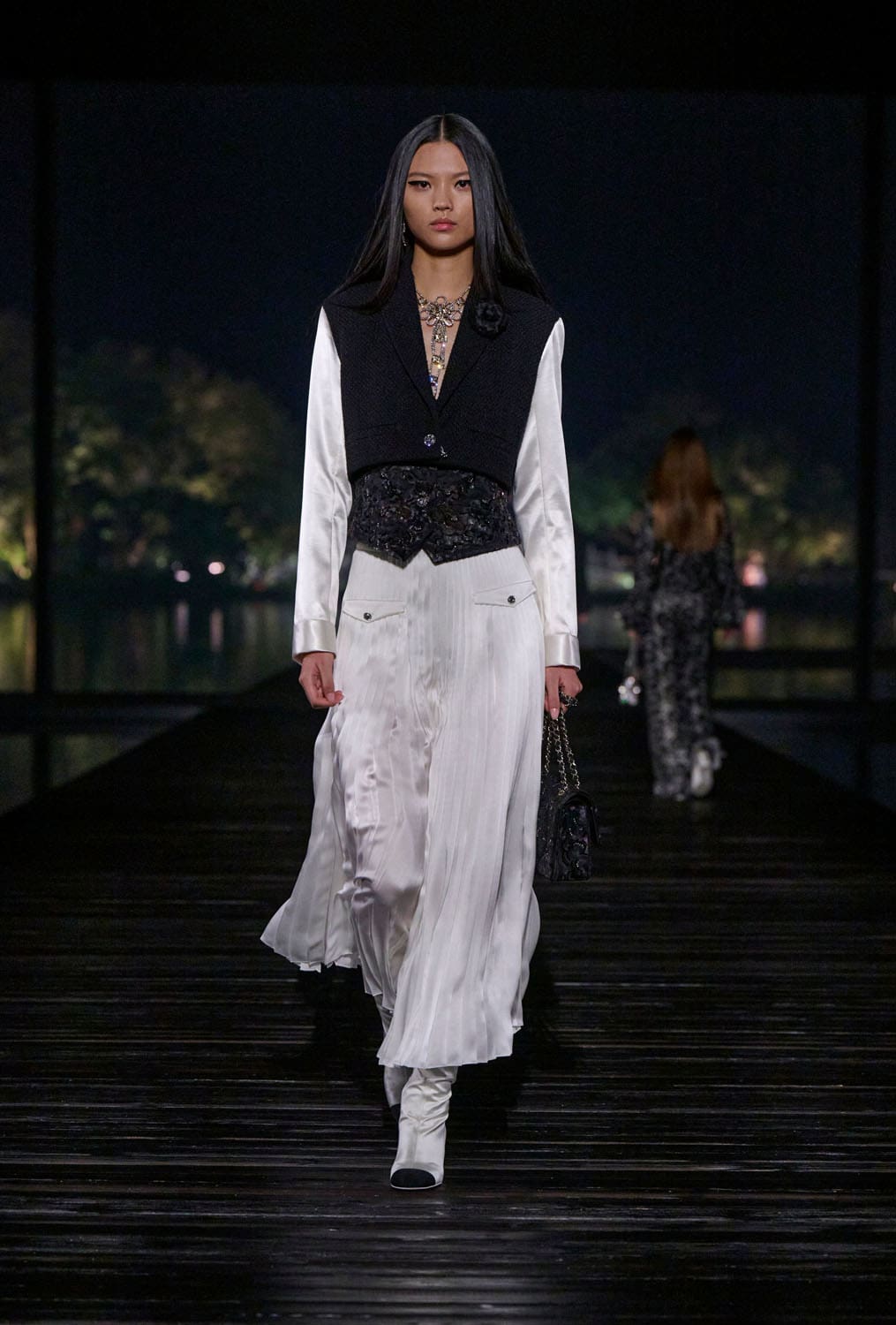 Chanel Metiers 飞镖 2024 25 杭州 中国 Runway 杂志(52)