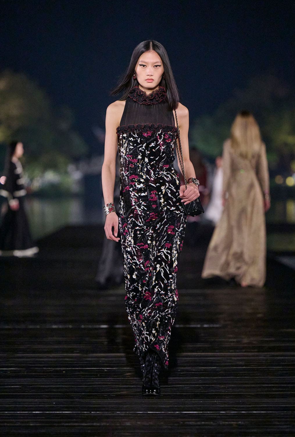 Chanel Metiers 飞镖 2024 25 杭州 中国 Runway 杂志(58)
