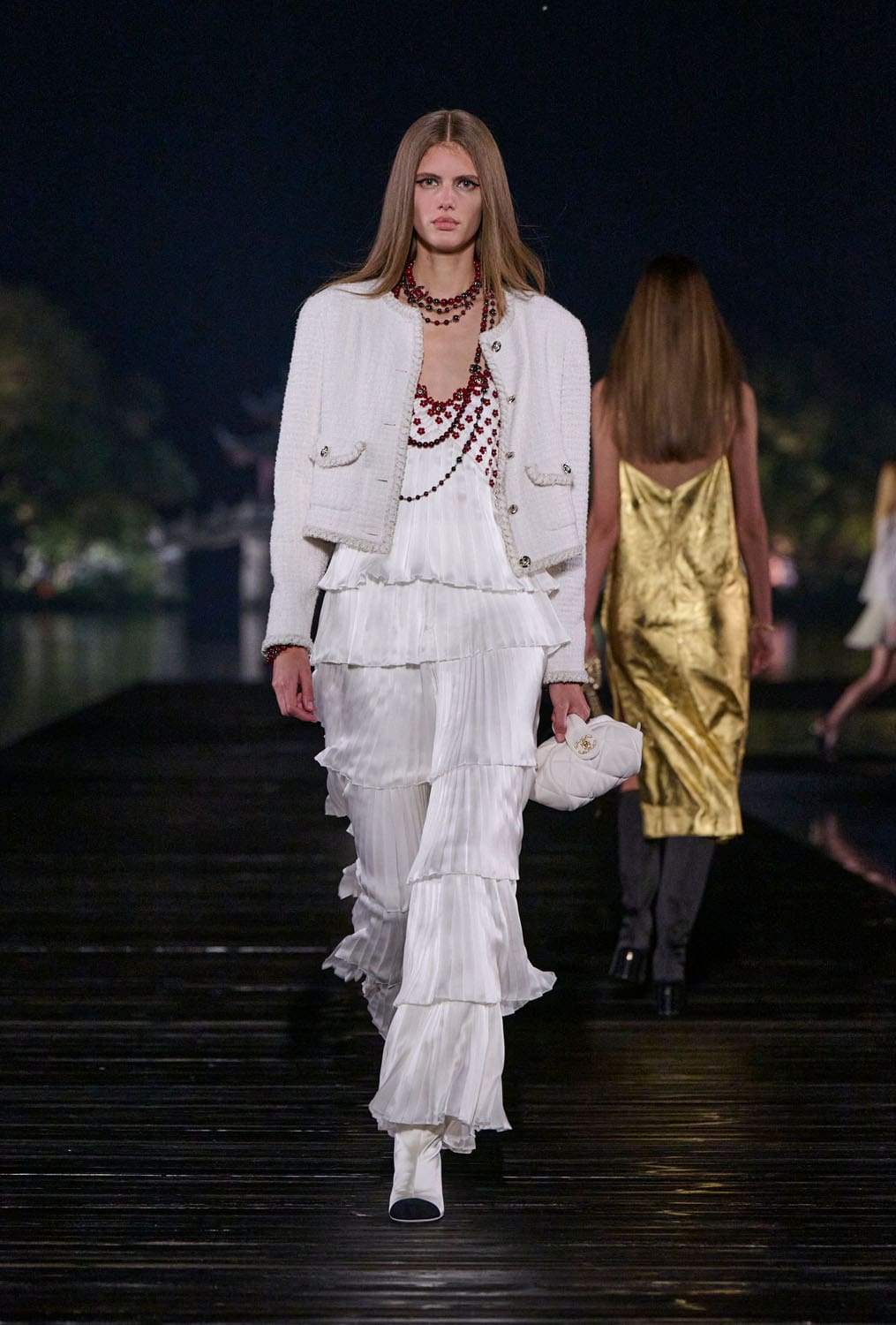 Chanel Metiers 飞镖 2024 25 杭州 中国 Runway 杂志(62)