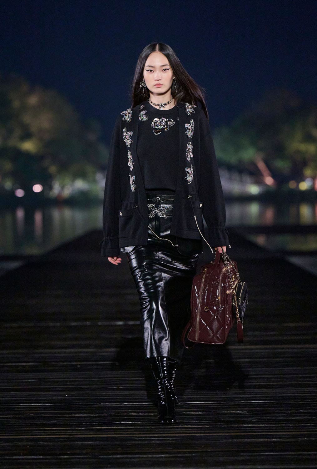 Chanel Metiers 飞镖 2024 25 杭州 中国 Runway 杂志(7)