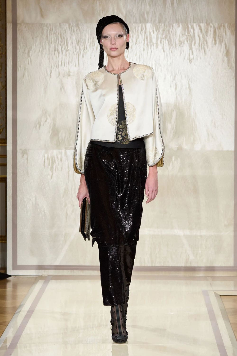 Armani Prive 2025 春夏高级时装 Runway 杂志(17)