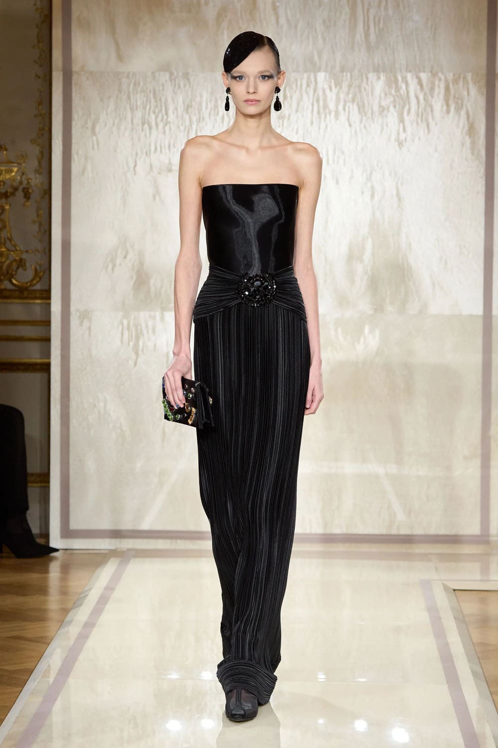 Armani Prive 2025 春夏高级时装 Runway 杂志(24)