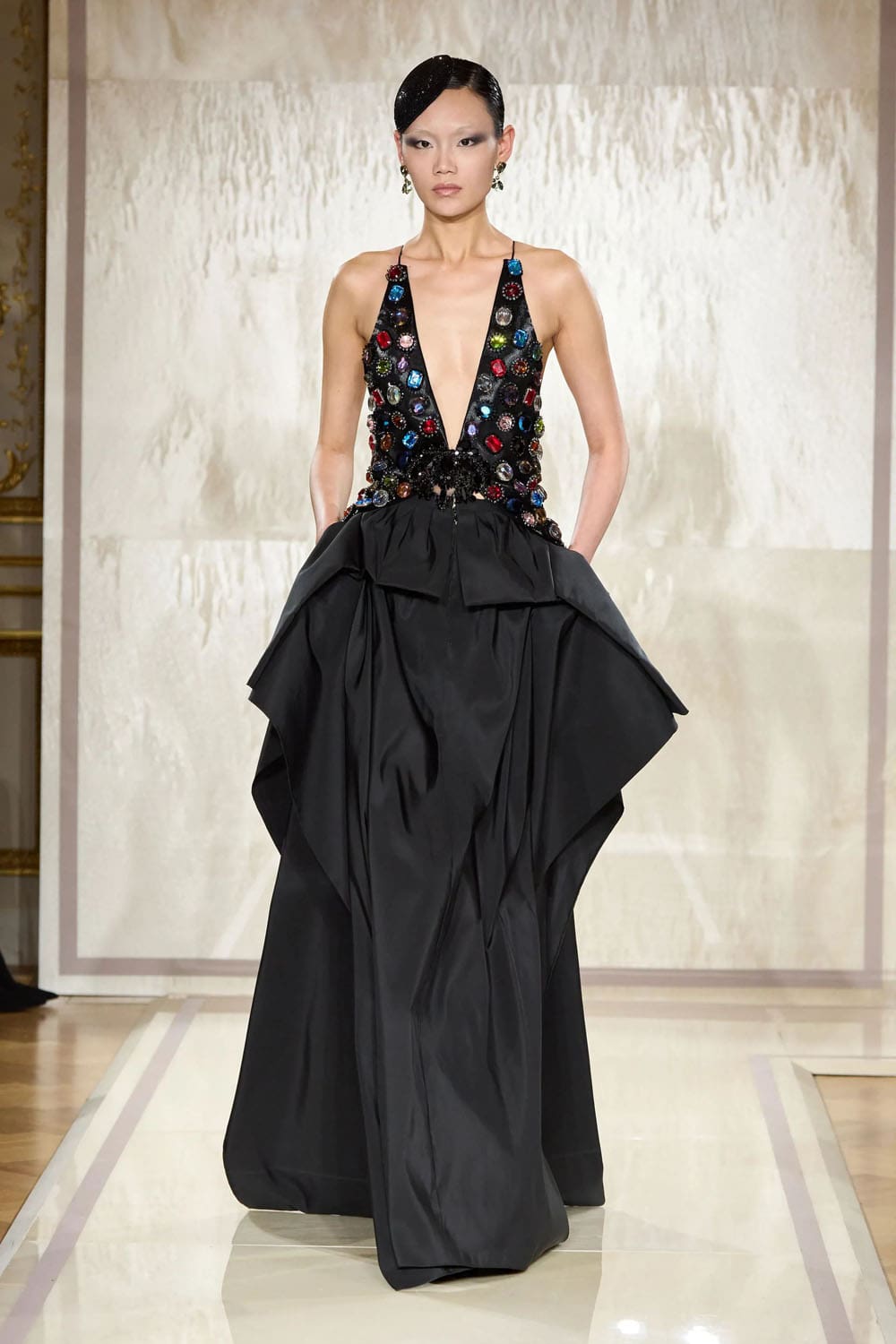 Armani Prive 2025 春夏高级时装 Runway 杂志(27)