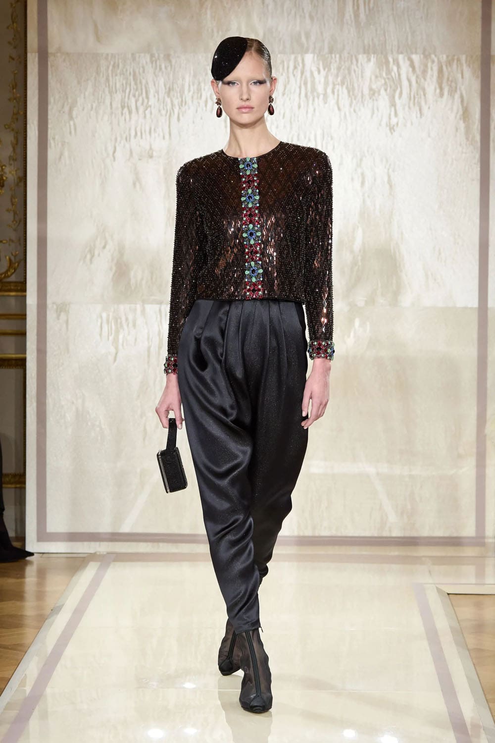 Armani Prive 2025 春夏高级时装 Runway 杂志(29)