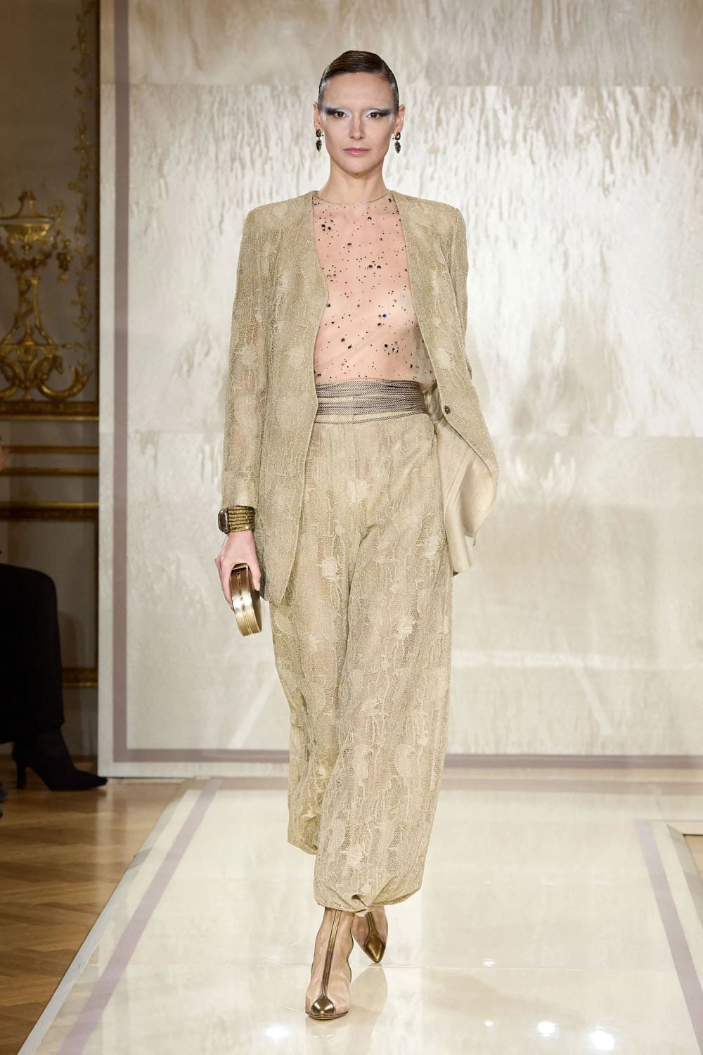 Armani Prive 2025 春夏高级时装 Runway 杂志(4)