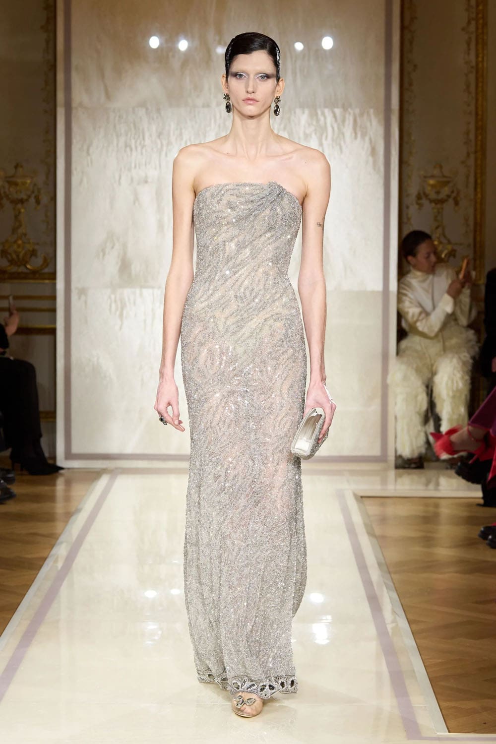 Armani Prive 2025 春夏高级时装 Runway 杂志(50)