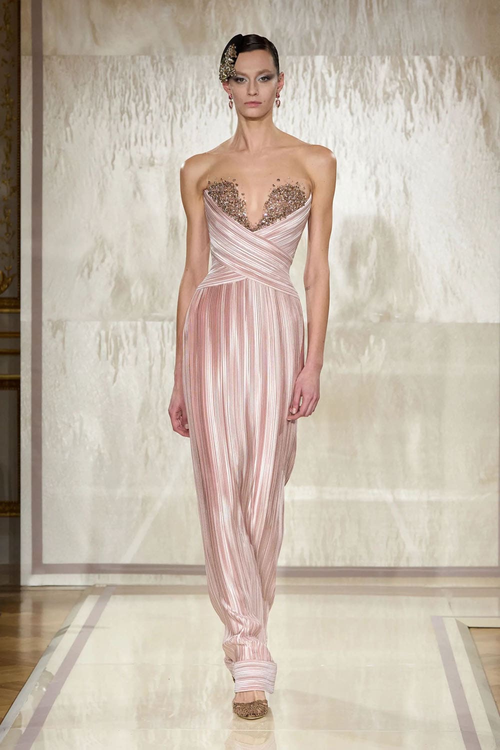 Armani Prive 2025 春夏高级时装 Runway 杂志(54)