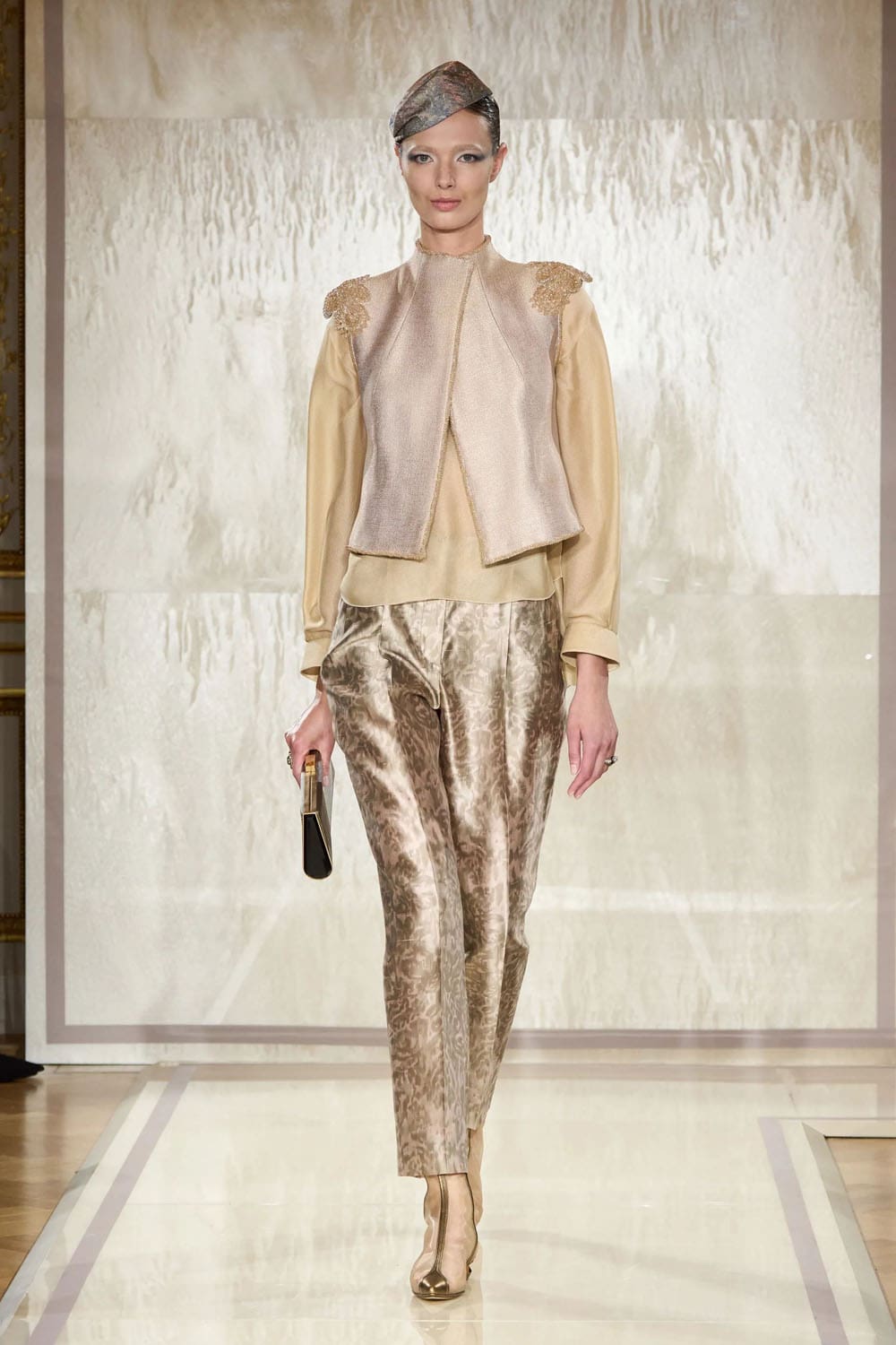 Armani Prive 2025 春夏高级时装 Runway 杂志(6)