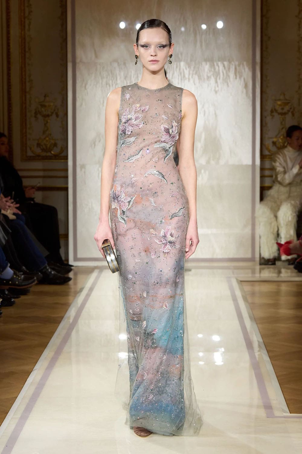 Armani Prive 2025 春夏高级时装 Runway 杂志(68)