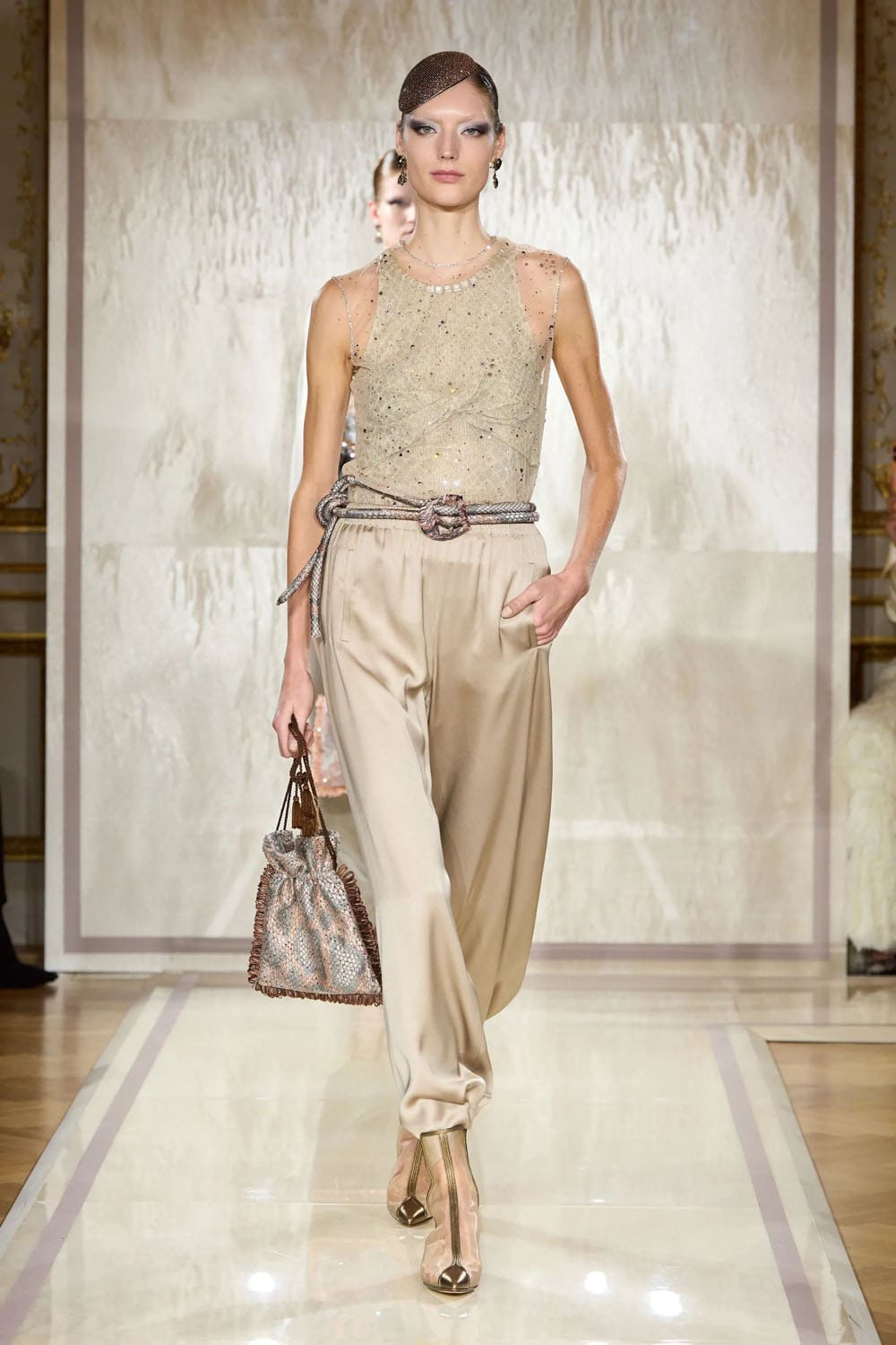 Armani Prive 2025 春夏高级时装 Runway 杂志(8)