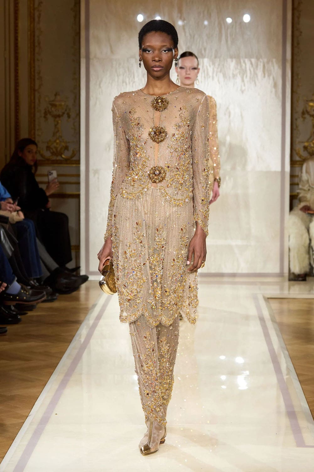 Armani Prive 2025 春夏高级时装 Runway 杂志(82)