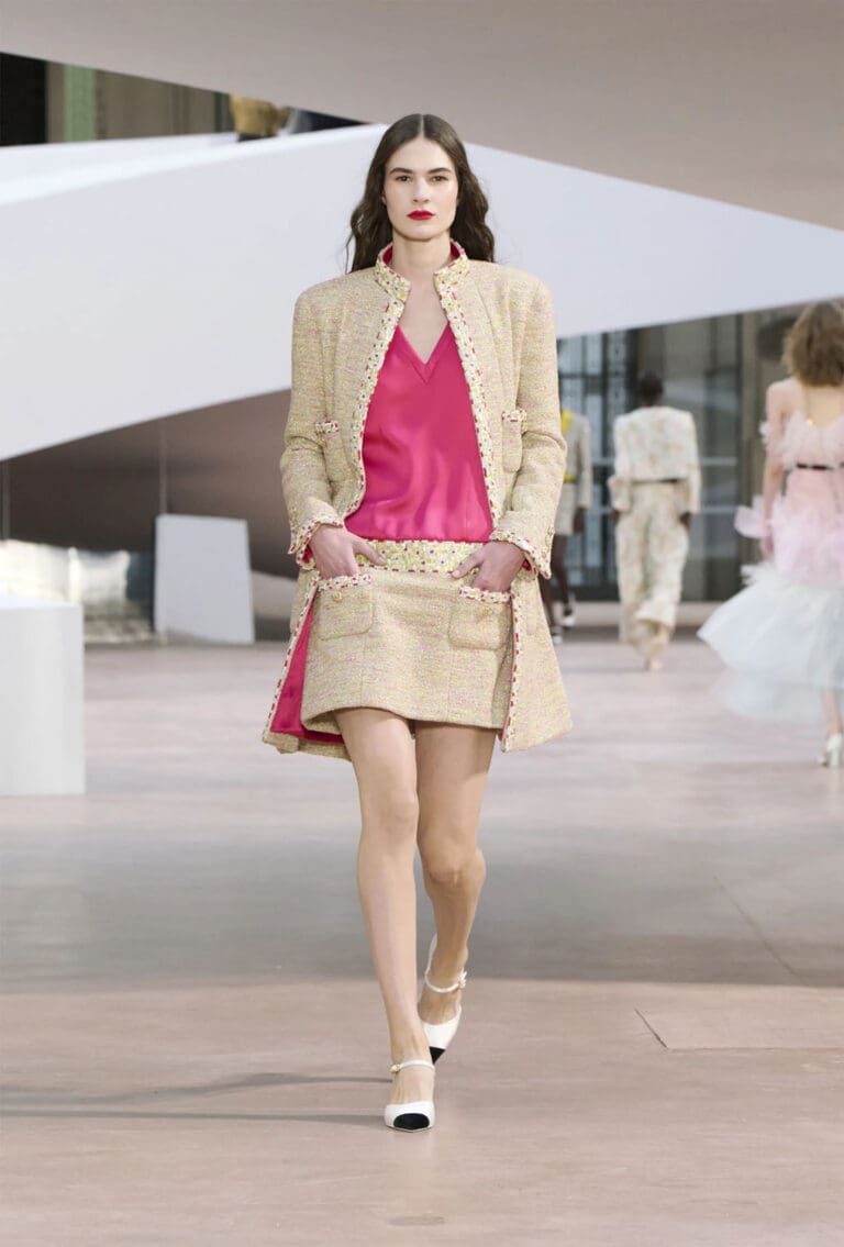 Chanel Haute Couture Spring Summer 2025 - RUNWAY MAGAZINE ® Official