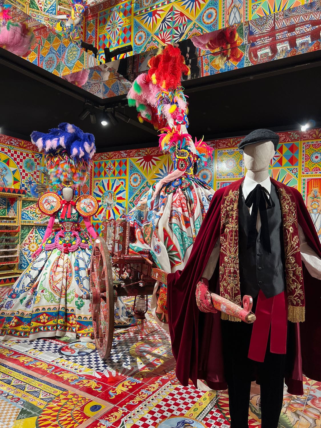 DU CŒUR À LA MAIN EXHIBITION DEVOTION DOLCE GABBANA RUNWAY MAGAZINE (1)